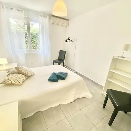 Apartment Rez De Jardin Albatros 8 Pax Front De Mer *